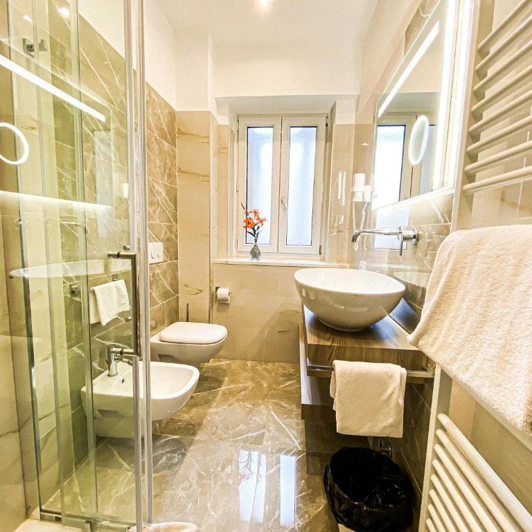 Hotel Victoria - Triple Room - 11