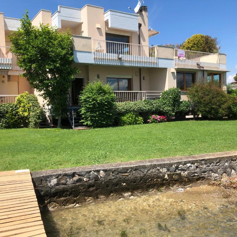 Lake Front Apartment - Direct Lake Access - Villa Fronte Spiaggia - 88
