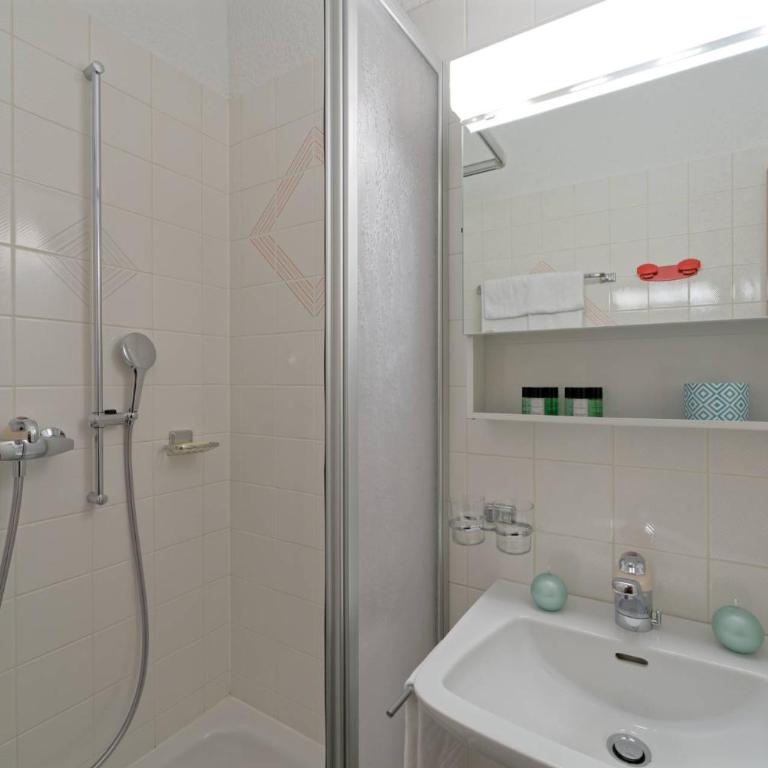 Hôtel Terminus - Doppel-/Zweibettzimmer mit eigenem Bad - 2