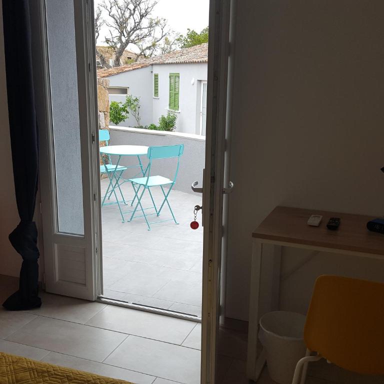 Résidence Les Pavillons du Belvédère - Economy Doppelzimmer mit Terrasse und Parkplatz - 1