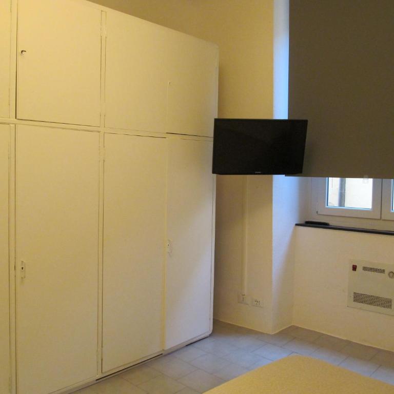 Old Town Guest House - Camera Matrimoniale Standard con Bagno in Comune - 4