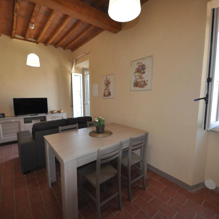 Casa dei canali, sulla piazza del paese - posto auto, deposito biciclette e aria condizionata - Appartamento con 2 Camere da Letto - 1
