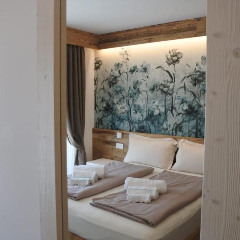 AGRITUR SEDICI - Bed and Breakfast - Camera Matrimoniale/Doppia con Letti Singoli con Vista Lago. - 2