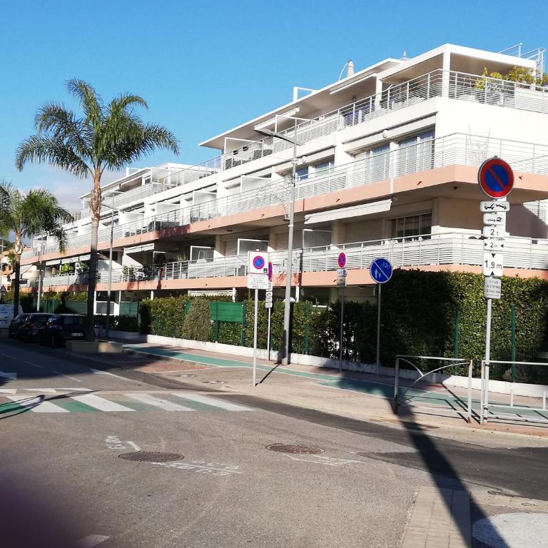 Appartement 2P et parking privé à 50m des plages. - Apartment mit Meerblick - 9