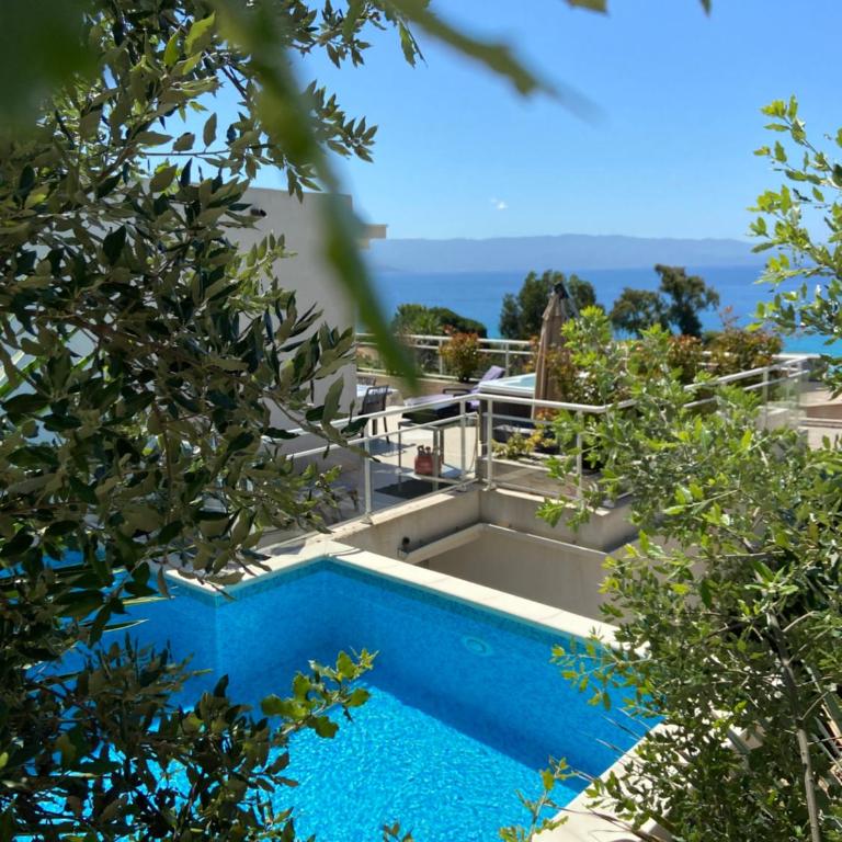 VIzzavona piscine et jacuzzi - Villa - 1