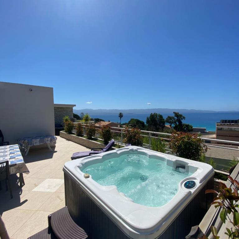 VIzzavona piscine et jacuzzi - Villa - 5