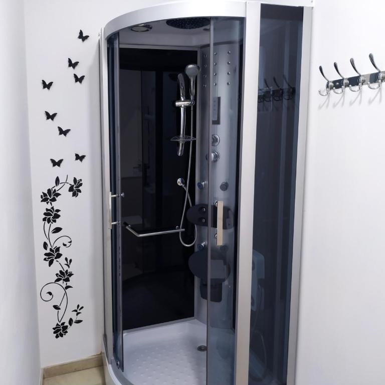 Flats Friends Plaza de la Reina - Small Double Room - 8