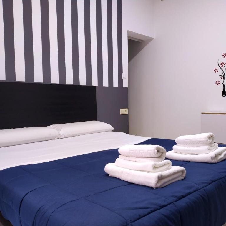 Flats Friends Plaza de la Reina - Small Double Room - 14