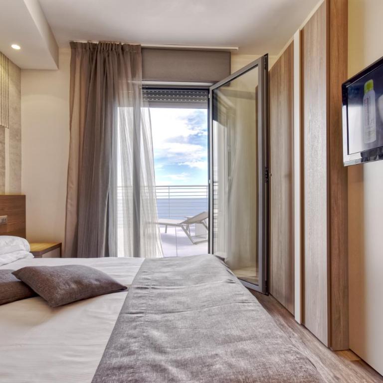 Hotel Delle Nazioni - Adults Only - Camera Matrimoniale con Vista Mare Frontale - 1