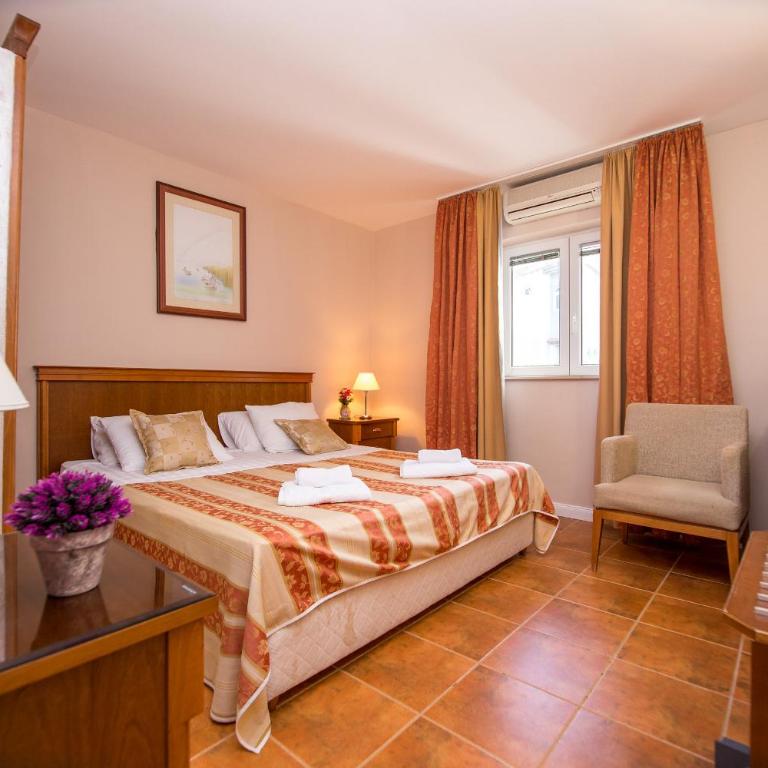 Vila Lazovic - Double Room with Private Bathroom - 4