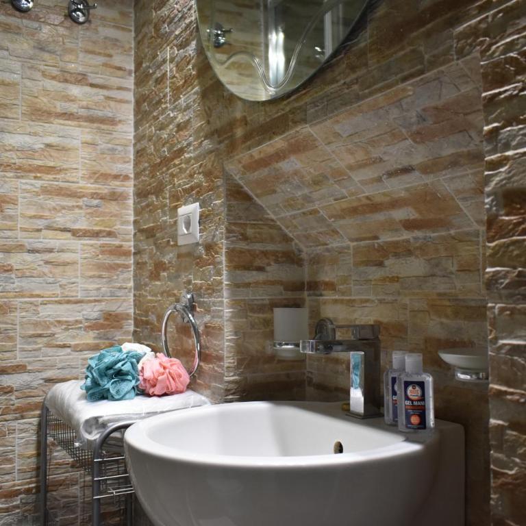 Casa vacanza La Collegiata - Three-Bedroom Apartment - 18