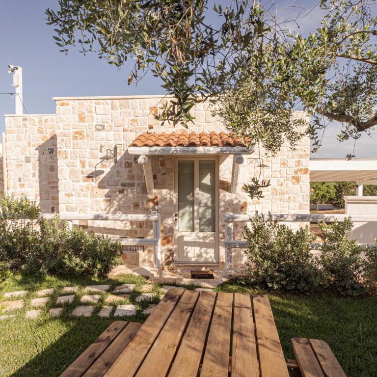 Relais Il Trullo della Rupe - Camera Matrimoniale Deluxe con Vasca - 1