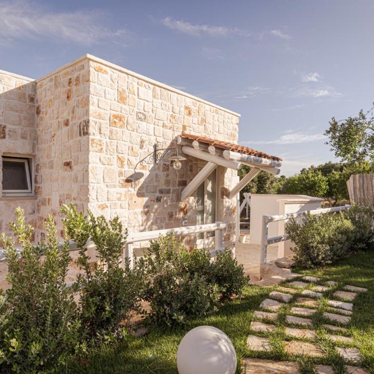 Relais Il Trullo della Rupe - Camera Matrimoniale Deluxe con Vasca - 3
