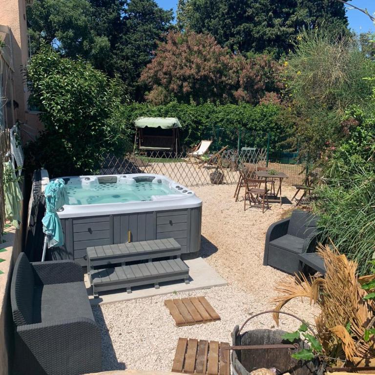 La Bastide Neuve des Oliviers - Double Room with Pool View - 10