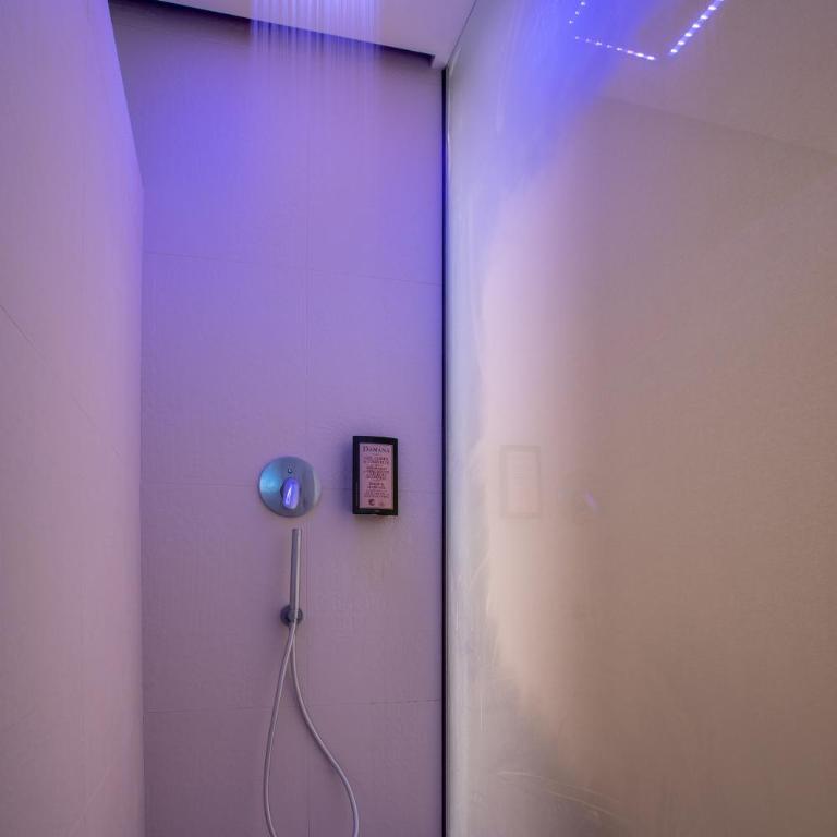Viola Relais - Camera Superior Matrimoniale/Doppia con Letti Singoli con Doccia Sensoriale - 16