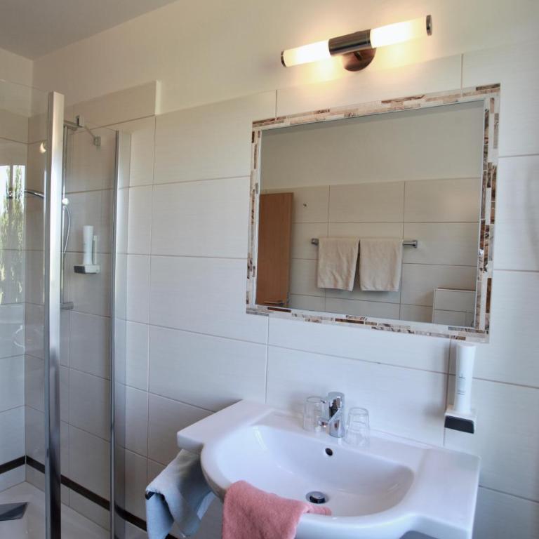 Hotel-Restaurant am Hochfuchs - Double Room - 11