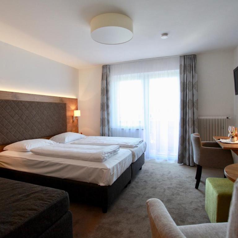 Hotel-Restaurant am Hochfuchs - Economy Triple Room - 6