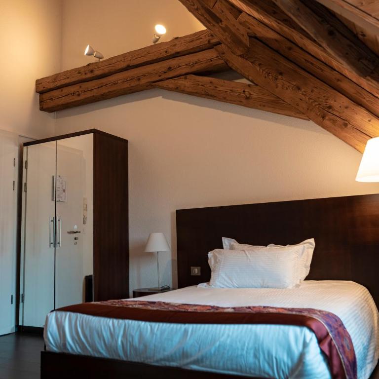 SWISS HOTEL LA COURONNE - Standard Zimmer mit Kingsize-Bett - 4