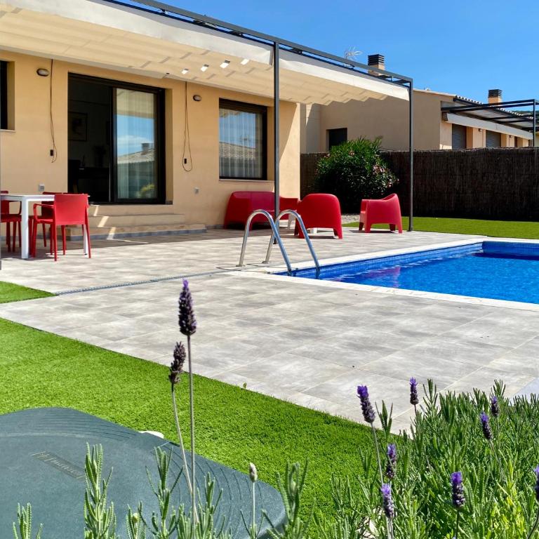 Villas Medes Mar - Plus Costa Brava - Three-Bedroom Villa with Private Pool - 2