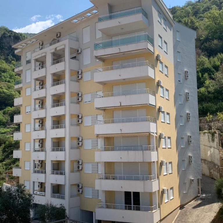 Family Apartments Rafailovici - Two-Bedroom Apartment - 2