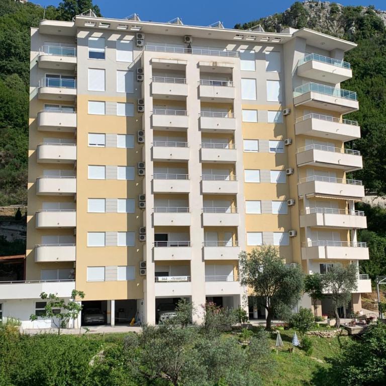 Family Apartments Rafailovici - Two-Bedroom Apartment - 6