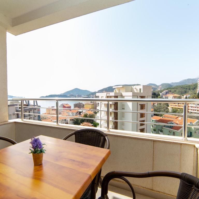Family Apartments Rafailovici - Two-Bedroom Apartment - 9