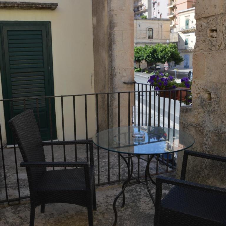 B&B Al cortiletto Modica centro - Camera King con Balcone - 3