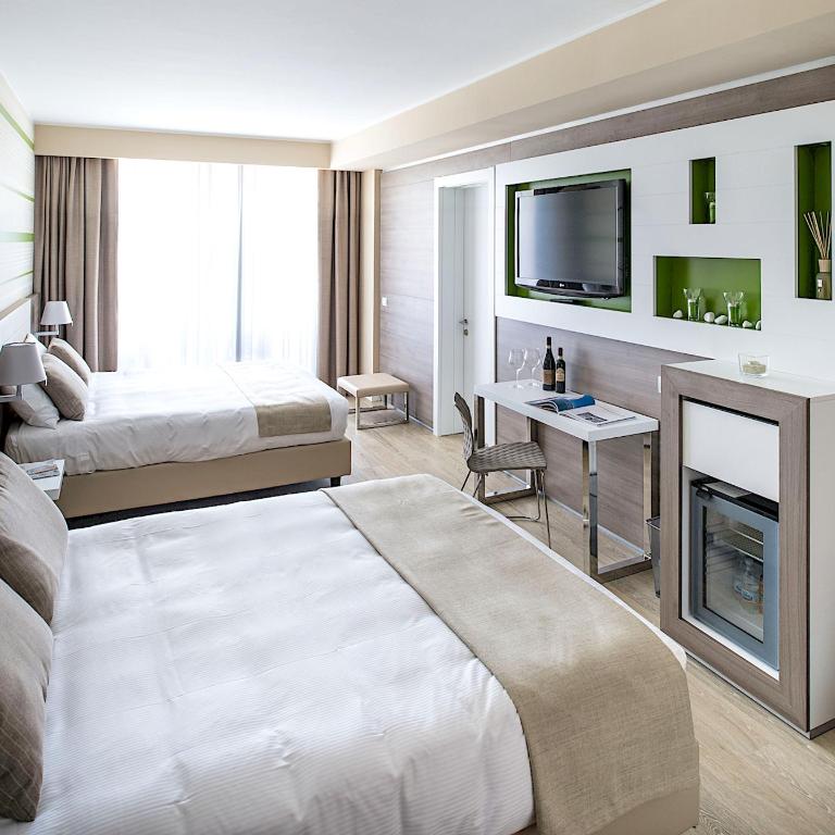 Enjoy Garda Hotel - Camera Tripla Superior - 10