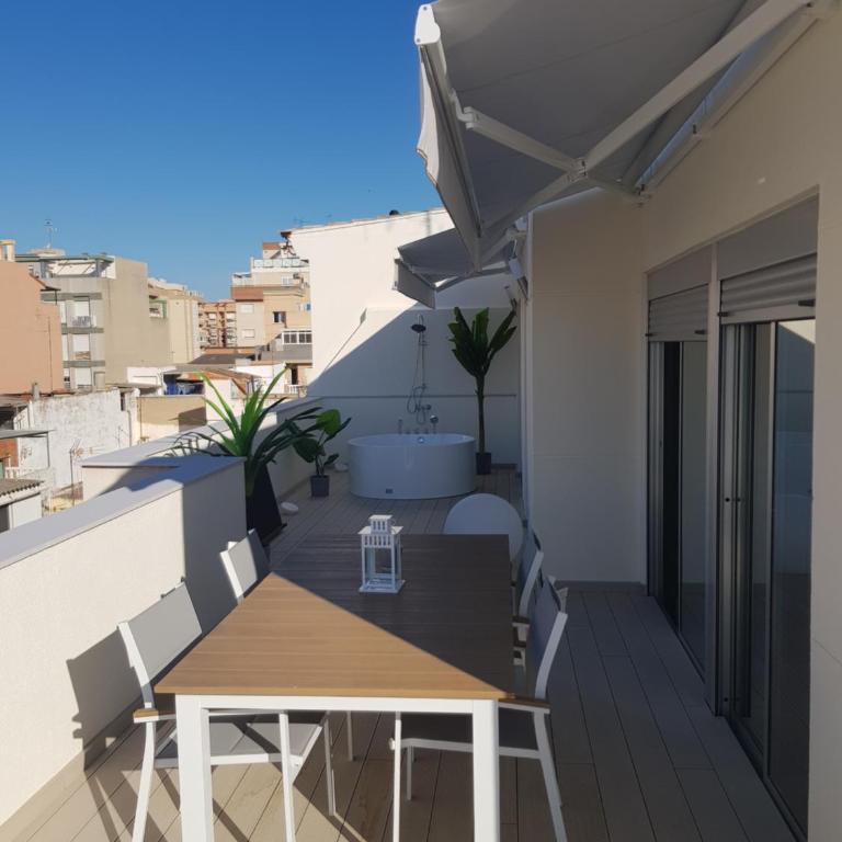 Increible ático con vistas al Mediterraneo by Hometels - Apartamento de 1 dormitorio - 23