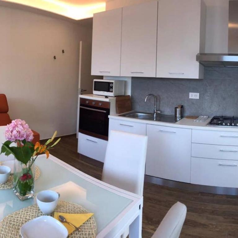 Wind Rose Apartments 2 - Apartment mit Seeblick - 19