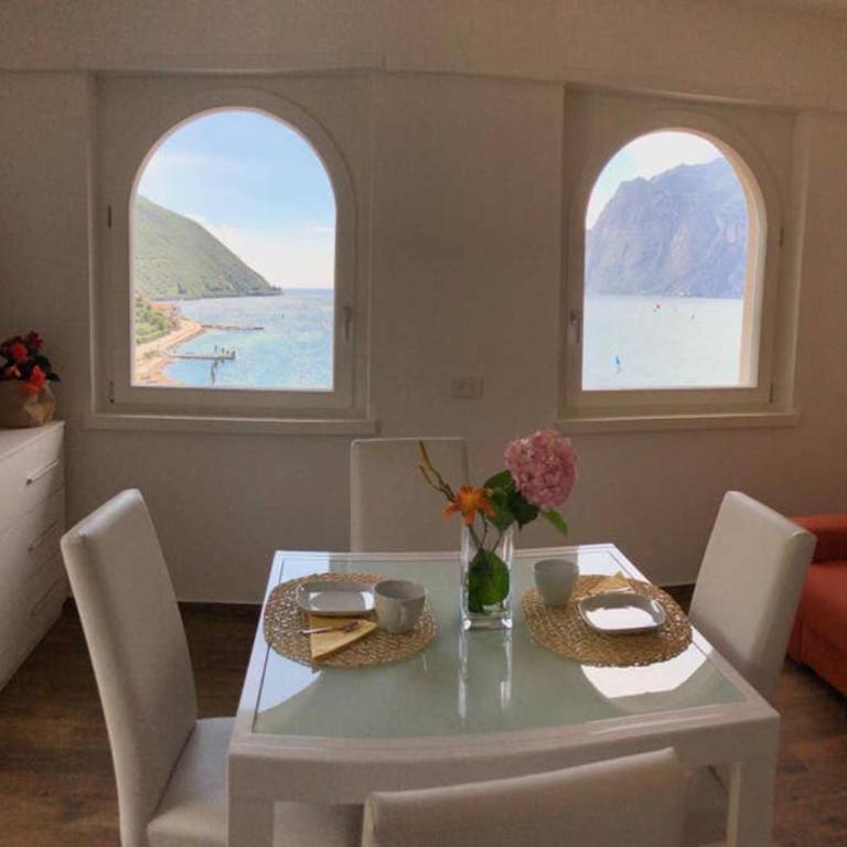 Wind Rose Apartments 2 - Apartment mit Seeblick - 12