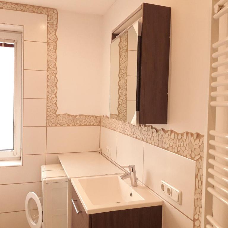 Traumapartment Pöstlingberg, reservierter Parkplatz, 4 Schlafzimmer - Apartment - Erdgeschoss - 12