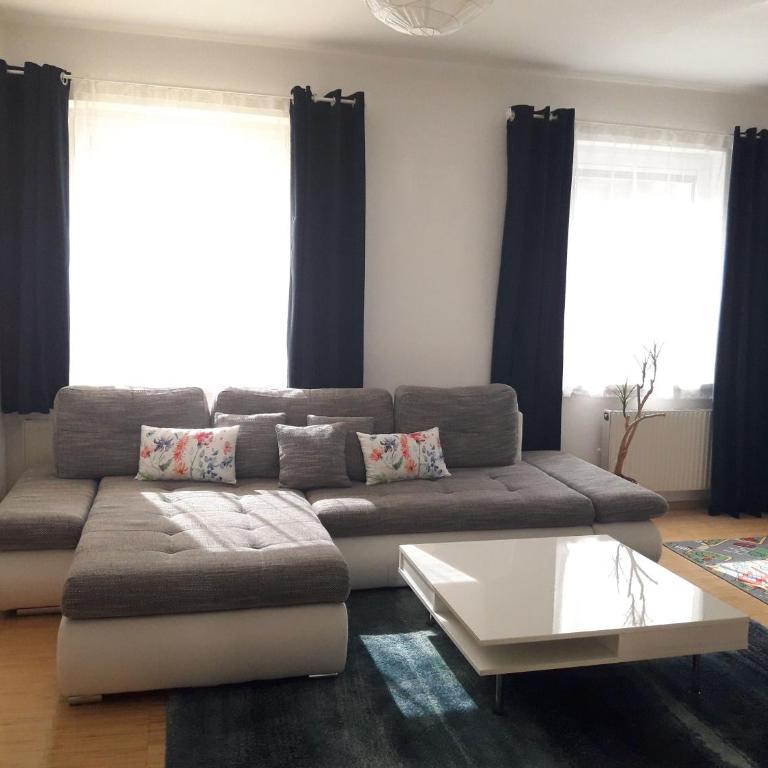 Traumapartment Pöstlingberg, reservierter Parkplatz, 4 Schlafzimmer - Apartment - Erdgeschoss - 3