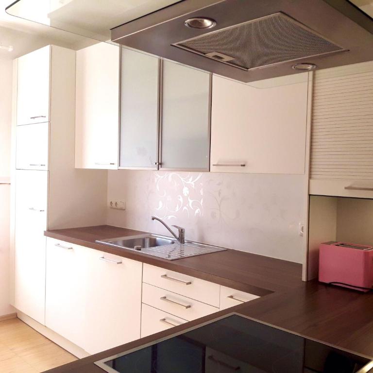 Traumapartment Pöstlingberg, reservierter Parkplatz, 4 Schlafzimmer - Apartment - Erdgeschoss - 10