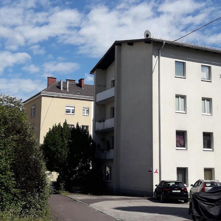 Traumapartment Pöstlingberg, reservierter Parkplatz, 4 Schlafzimmer - Apartment - Erdgeschoss - 25