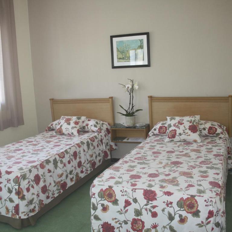 Hostal Torre Mar - Habitación Doble con baño compartido y terraza - 2 camas - 5