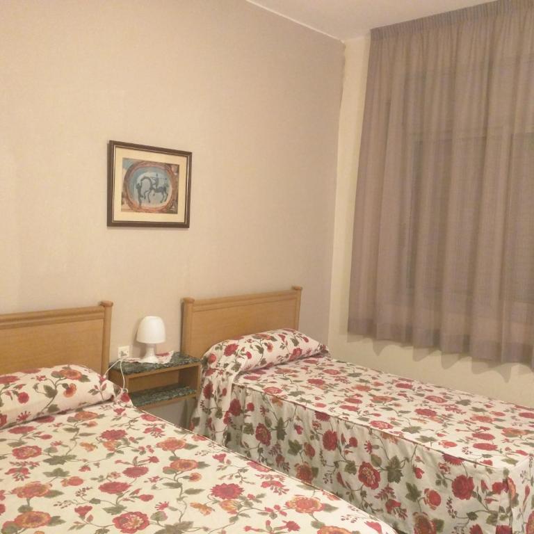 Hostal Torre Mar - Habitación Doble con baño compartido - 2 camas - 5