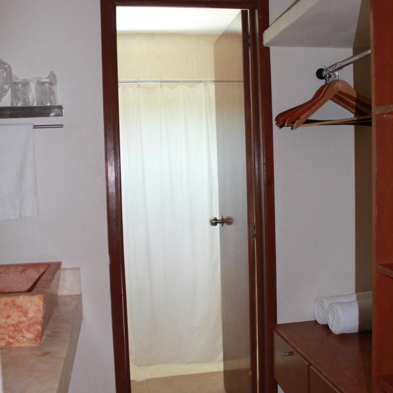 Hotel Cabanas Maria Del Mar - Castle Room - 9