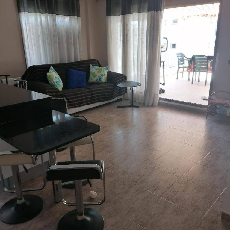 APARTAMENTO CON WIFI Y PISCINA EN BLANES FRENTE A LA PLAYA - Costa Brava - Apartamento de 2 dormitorios - 3