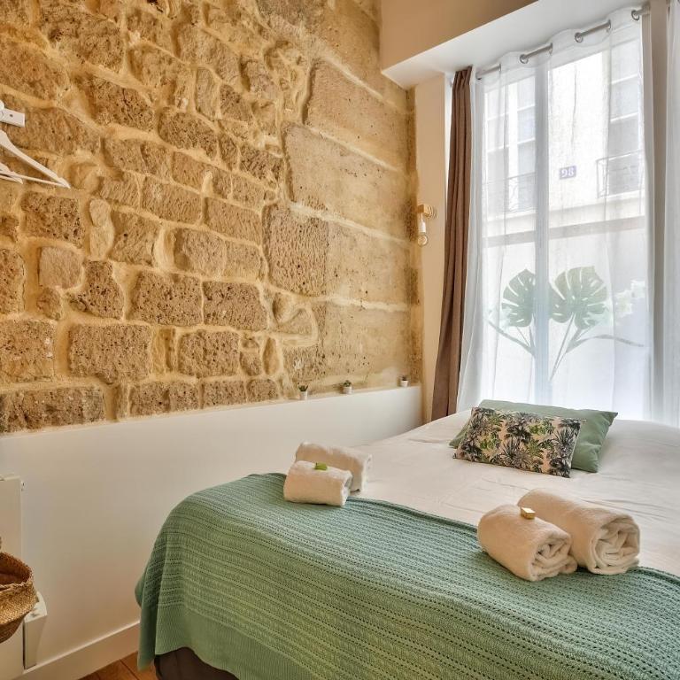 New Stunning 4 Bdrs Apt, With AC – Le Marais - Apartment - 8