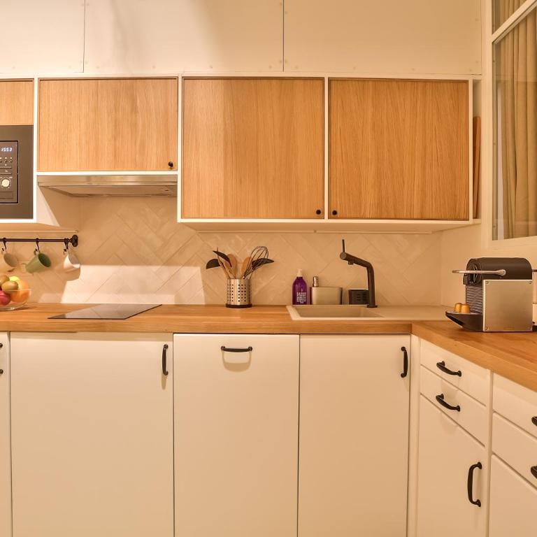 New Stunning 4 Bdrs Apt, With AC – Le Marais - Apartment - 24