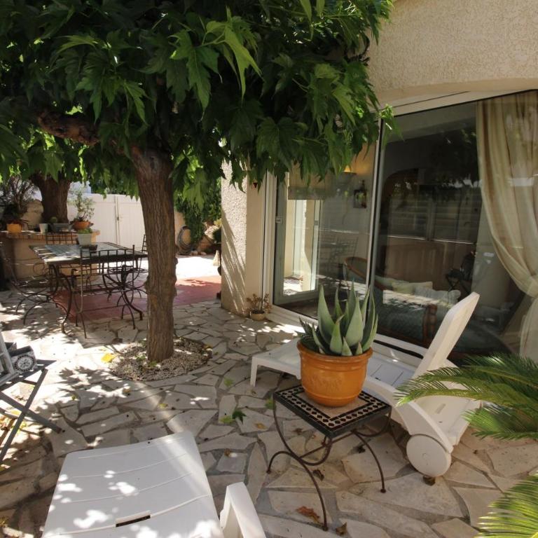 Bel Appartement climatise de plain pied 80m de la mer, wifi, grand sejour 2 chambres belle terrasse LXRM3 - Appartement - Rez-de-Chaussée - 2
