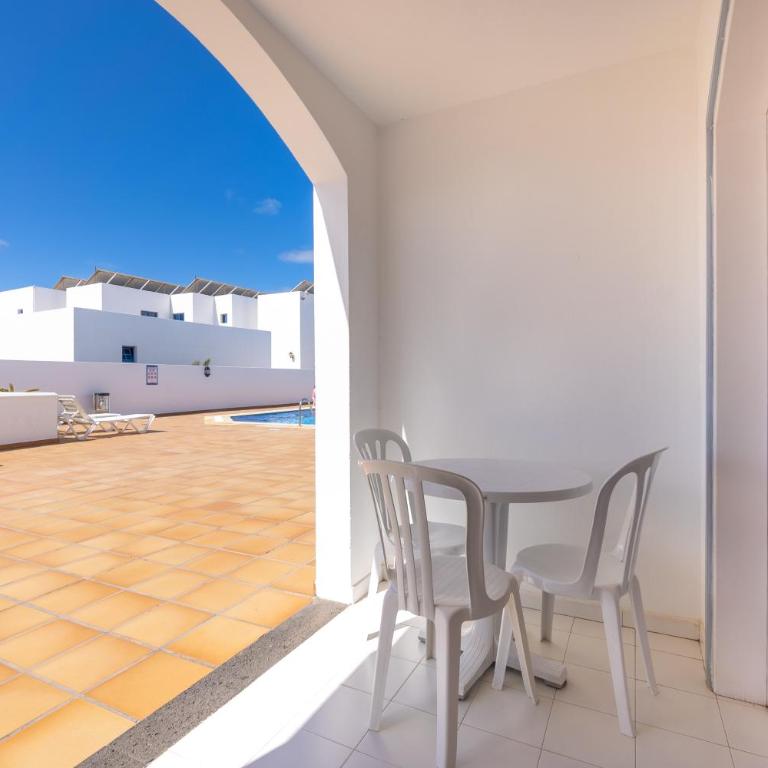 Apartamentos Corona Mar - Apartamento - 1 Dormitorio con balcón o terraza - 3