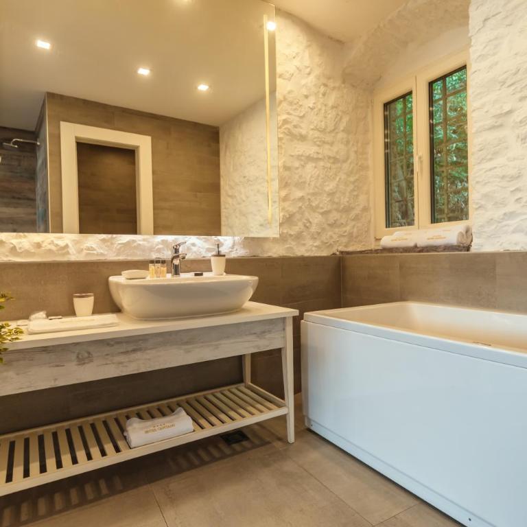 Boutique Hotel Blanc & Bleu - Capitano - Deluxe Double Room with Sea View - 6