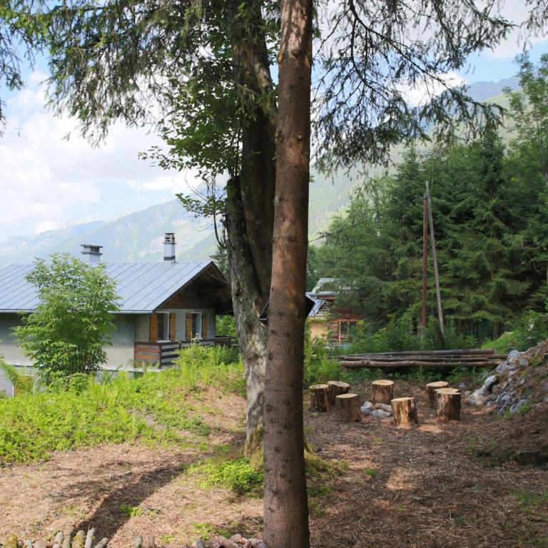 Chamonix Large Chalet, Sleeps 12, 200m2, 5 Bedroom, 4 Bathroom, Garden, Jacuzzi, Sauna - Chalet - 13