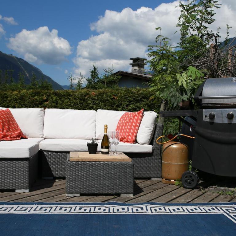 Chamonix Large Chalet, Sleeps 12, 200m2, 5 Bedroom, 4 Bathroom, Garden, Jacuzzi, Sauna - Chalet - 8