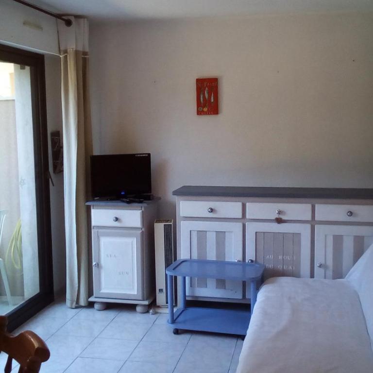 Studio de 27 m² + 70 m² de jardin à 100 m des plages - Studio - 4