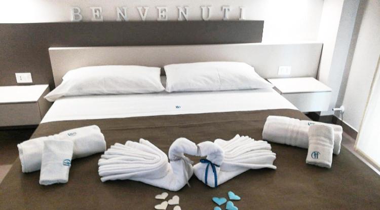 Baia Azzurra B&B - Camera Matrimoniale con Bagno Privato - 8