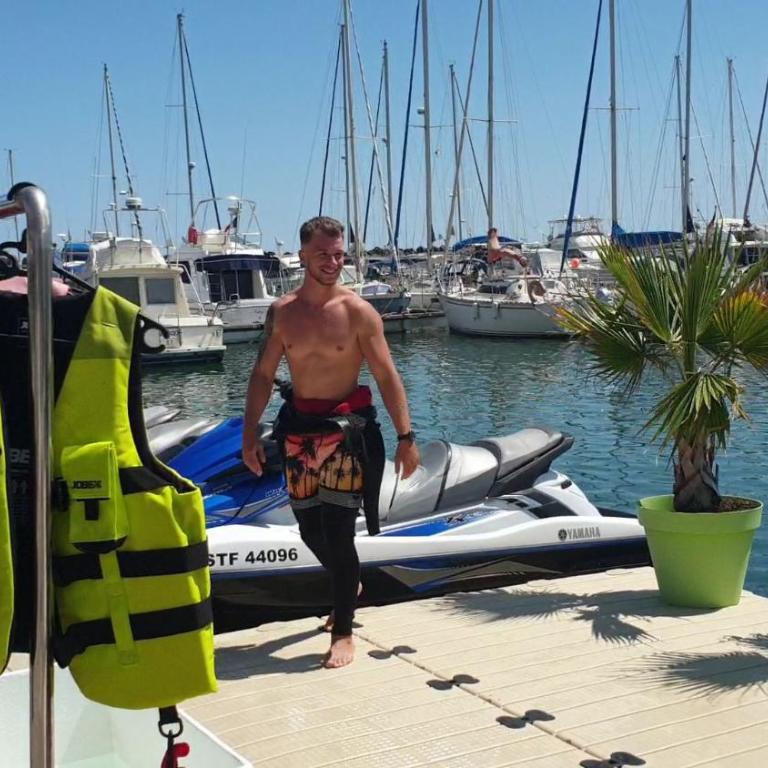 Résidence de standing la Pêcherie Spacieux T3 comme un cocon familial vue mer et sur l'avant port Sur le bout du bout de Cap d'Agde seule cap en Occitanie - Apartment with Sea View - 58