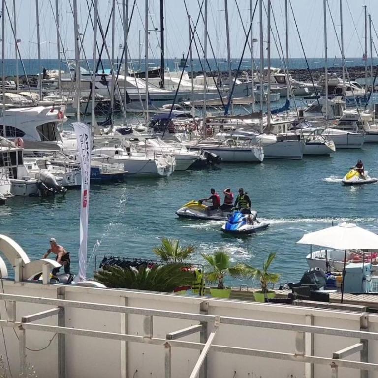 Résidence de standing la Pêcherie Spacieux T3 comme un cocon familial vue mer et sur l'avant port Sur le bout du bout de Cap d'Agde seule cap en Occitanie - Apartment with Sea View - 64